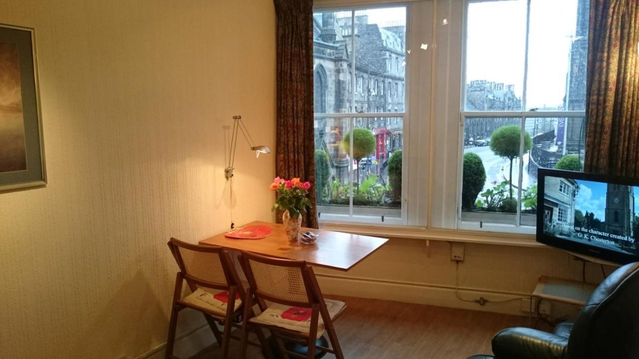 Royal Mile Apartment, 1 Minute From The Castle. Edinburgh Luaran gambar